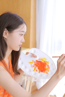日系精华水PK欧美精华水